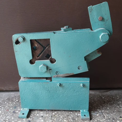 Angle Cutting Shearing Machine, Max Shear Width: