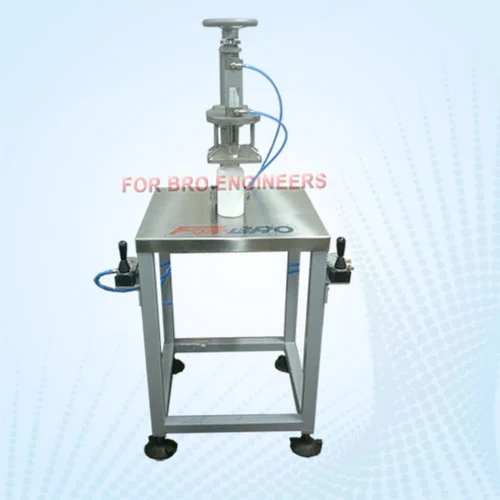 Cap Press Machine, Capacity: 40 Bottles /Minute