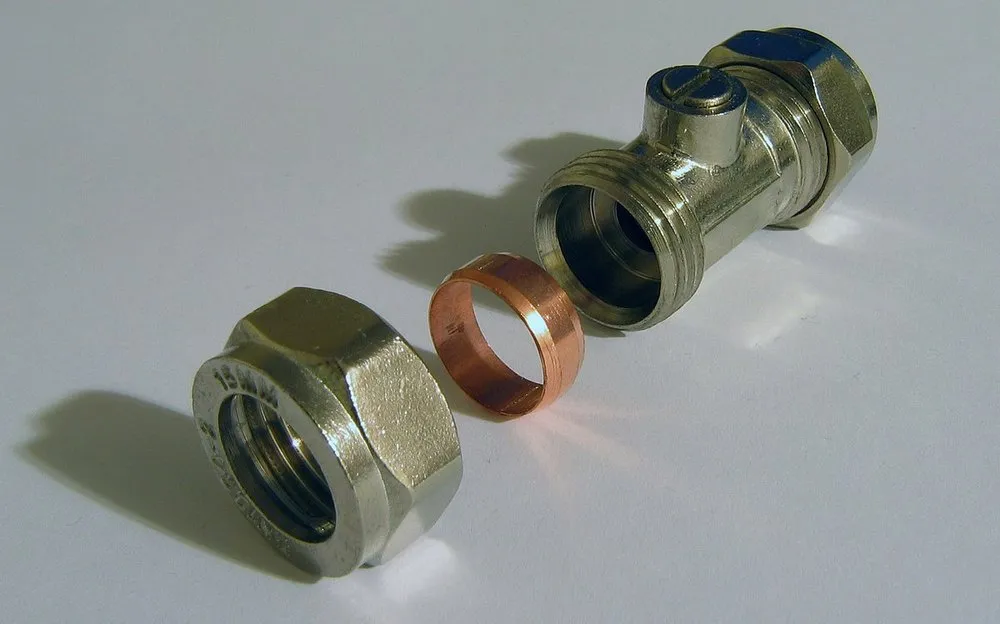 Compression Fittings ., For Gas Pipe, Size: 1 inch-2 inch