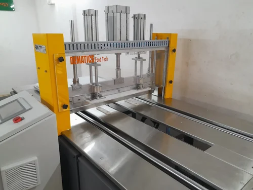 Mysore Pak Cutting Machine, Capacity: 300 kg per hour, Peda