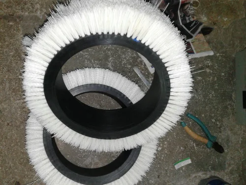 Nylon White Circular Wire Brush, For Cleaning, Brush Size: 5 inch