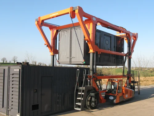 Straddle Carrier long load