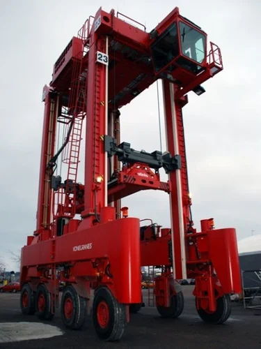 Straddle Carriers