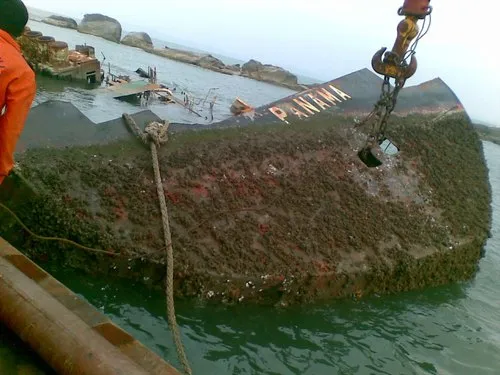 Underwater Ship Salvage Services
