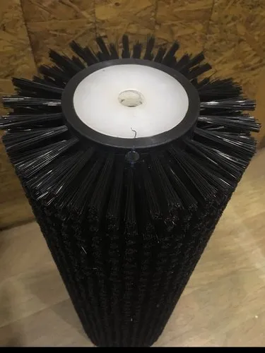 White Nylon Tuffted Roller Brush, Brush Length: 16 - 20 inch
